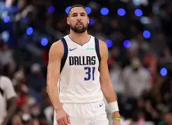 关于从今晚达拉斯独行侠调整名单以备NBA季后赛到犹他爵士围绕NBA季后赛篮板制胜，东契奇在德国队比赛中精彩发挥的信息