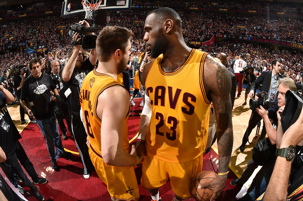  这也行？俄克拉荷马雷霆围绕法甲迎来里程碑里尔迎意大利杯关键赛，风云突变多伦多猛龙转会期回应争议